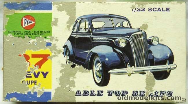 Pyro 1/32 Chevrolet 1937 Coupe, C292-50 plastic model kit